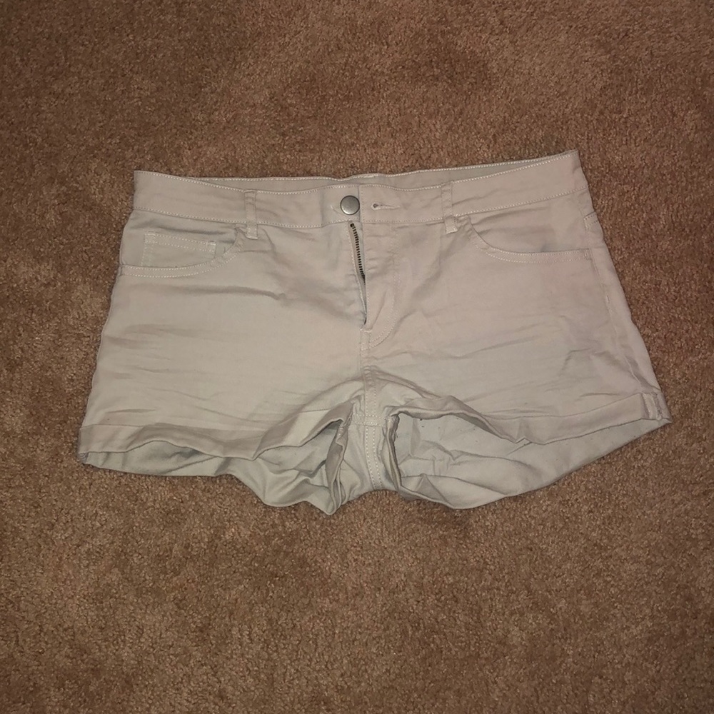 Beige Shorts - Picture 1 of 1